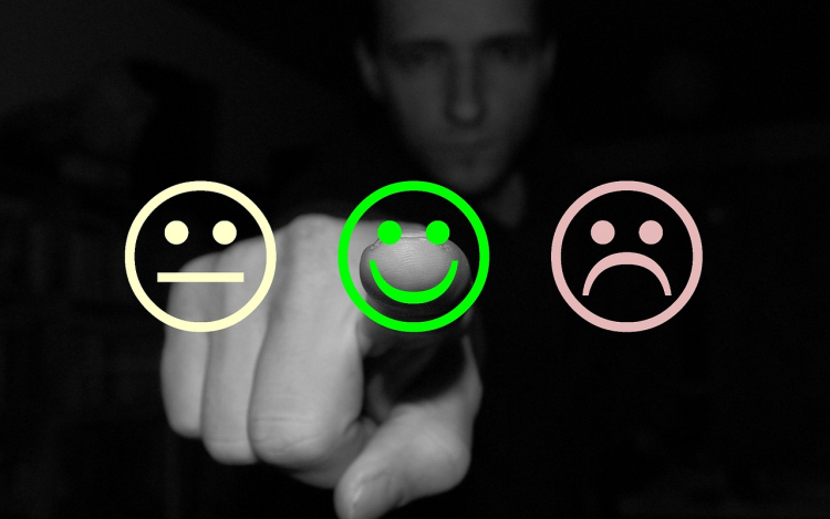 Mi legyen a civil ház neve?