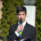 Koszorúzás a József Attila szobornál (Fotó: Nagy Mária)