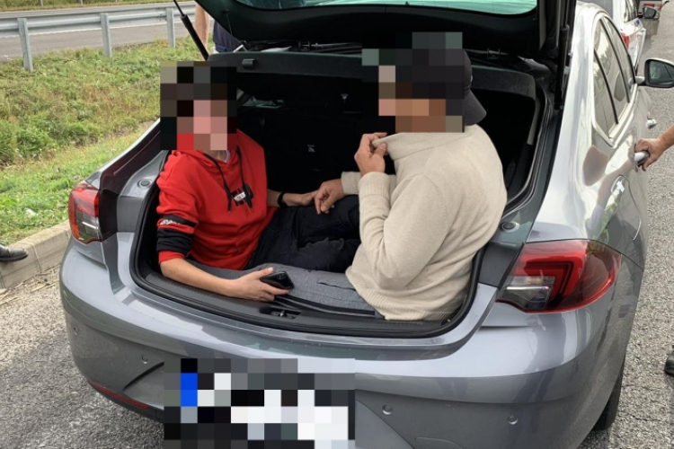 Újabb embercsempészt fogtak el a rendőrök