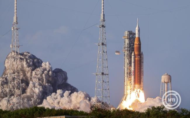 NASA-igazgató: az Egyesült Államok hónapokban mérhető versenyt fut Kínával a Holdra szállásban