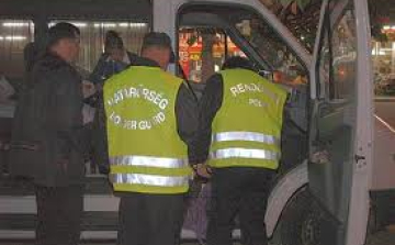 Tizenhárom határsértő 