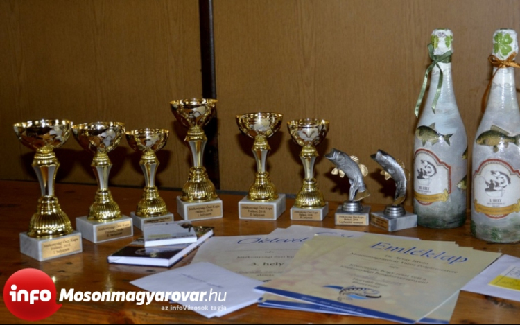 317000 forint adomány a jótékonysági horgászversenyen