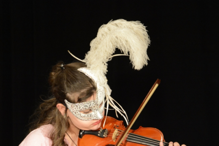 JELMEZES FARSANGI NÖVENDÉKHANGVERSENY