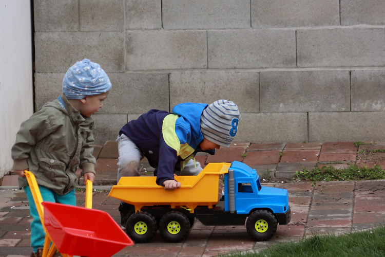 A Pillangó Óvoda és Mini Bölcsöde közös húsvétolása a Mosonmagyaróvári Mentőszolgálat gyermekeivel