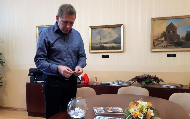 Megtörtént a Nyugdíjas Egyetem szeptemberi online játék sorsolása