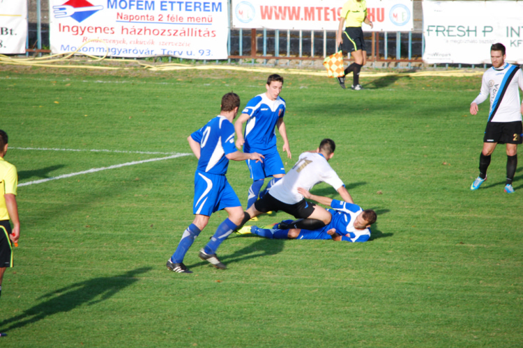 Futura Mosonmagyaróvár - Körmendi Fc (3:1) Gratulálunk! (Fotó: Nagy Mária)