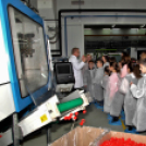 Kőrisfacsemetéket ültettek a diákok a Nolato Magyarország Kft telephelyén