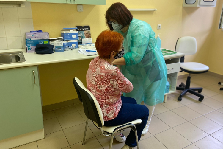 Nem kaptak elég oltóanyagot a háziorvosok