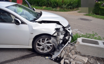 Baleset történt a Cseresznyés utcában