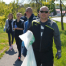 Az MKC SE és az MTE 1904 csapata is csatlakozott a Teszedd! önkéntes szemétszedő akciójához (Fotó: Bánhegyi István)