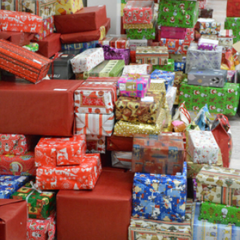 Angyalok csomagjainak átadója (Fotó: Nagy Mária)