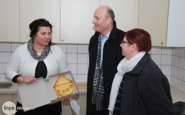 Adományból Készült Konyha