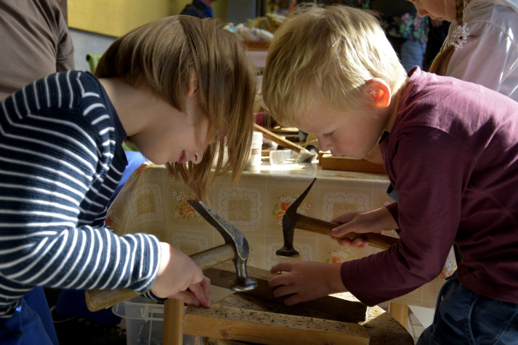 Pillangó Óvoda és Mini Bölcsőde családi nap az Alma együttessel 
