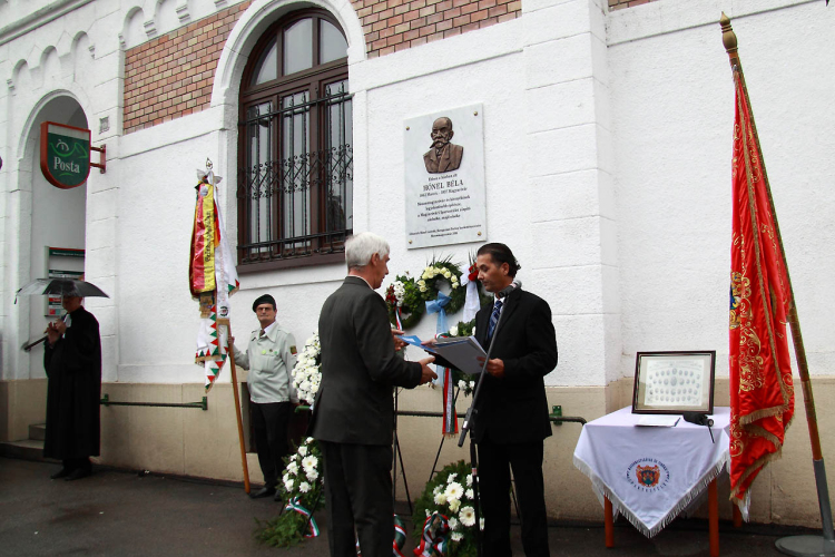 Hőnel Béla emléktábla avatás Mosonmagyaróváron