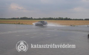 Eső és viharos szél érte el megyénket tegnap délután 