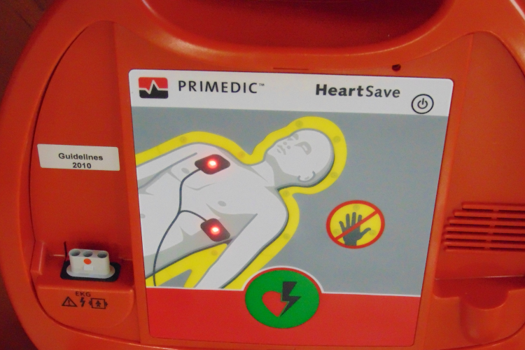 Életmentő defibrillátor a Mosonmagyaróvári Városházán