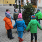 Karácsonyfát díszítettek az óvodások (Fotó: Nagy Mária)