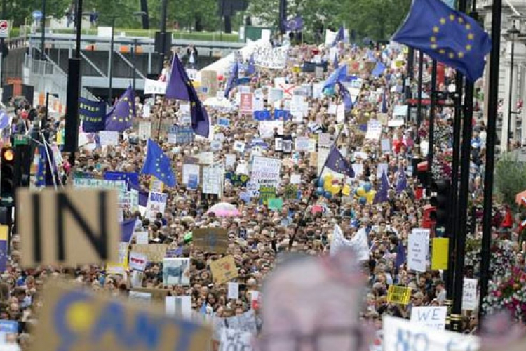 Brexit - Tízezrek tüntettek Londonban a Brexit ellen