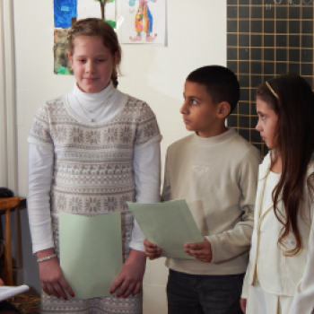 A Mosonmagyaróvári Tanoda ünnepélyes projektnyitó rendezvényére a Családok Átmeneti Otthonában. 