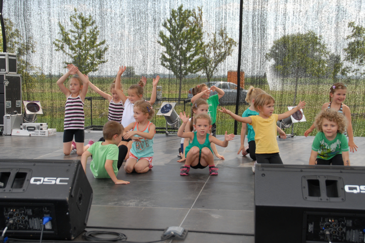 Hal és Kenyér fesztivál Lipót - Hungarocky Táncegyesület fellépése