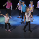 Jótékonysági műsor a Fehér Ló táncos kiscsoportjainak javára.