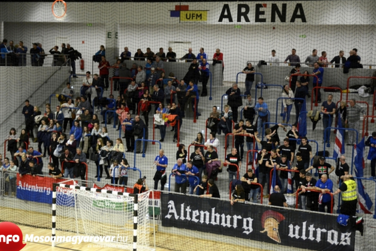 Jótékonysági licit TÓTH GABRIELLA ÉS BORBÉLY BÁLINT mezére 