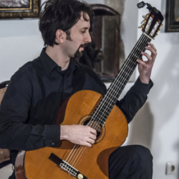 Adventköszöntő koncert a Cselley-házban a Los Ungaros trióval.