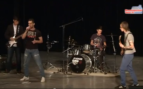 Frozen Noise Band fellépése