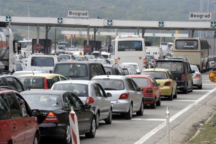 Torlódás a röszkei és a nagylaki átkelőnél