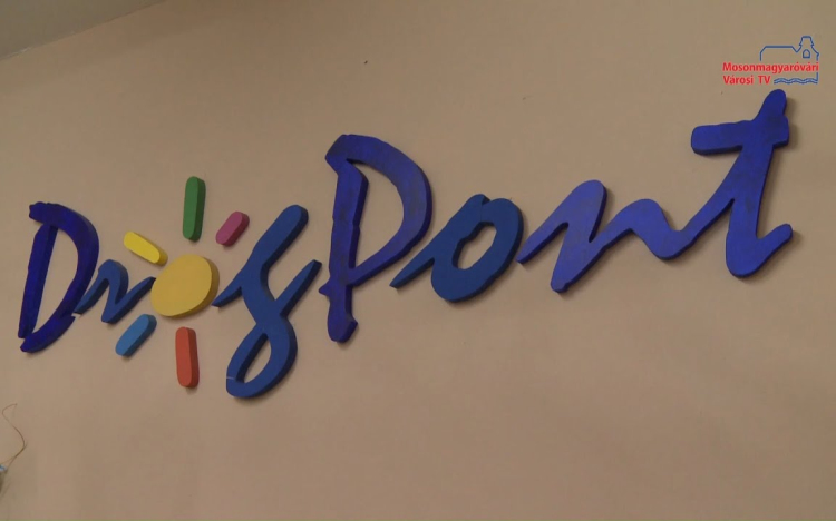 AMIRŐL NEM BESZÉLÜNK vagy AMIRŐL CSAK BESZÉLÜNK