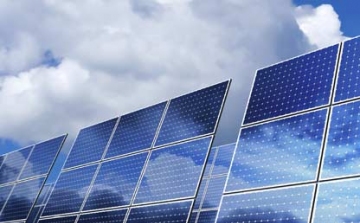 Több mint félmilliárd forint értékben telepítenek napelemeket Tolnában