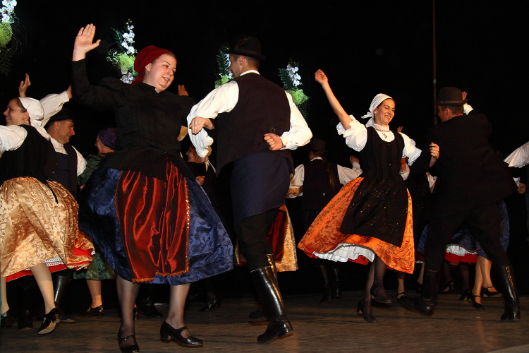 Tánc világnapi ünnepi Folklór-műsor - Szigeti Gábor táncpedagógus emlékére
