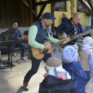 Pillangó Óvoda és Mini Bölcsőde családi nap az Alma együttessel 