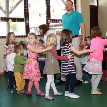 A Kolompos együttes koncertje a Pillangó Óvoda és Mini Bölcsődében