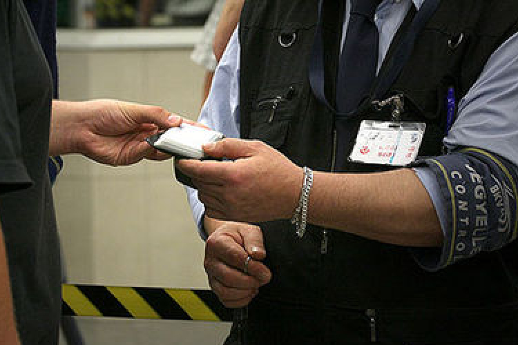 Agresszív bliccelők