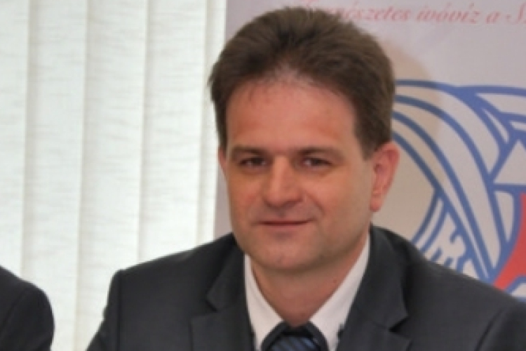 Leitner László ügyvezető távozik az AQUA Kft. éléről