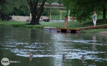 A Mosoni Strandon is szabad fürödni