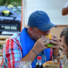 Hamburgerervő verseny az Englernél (Fotó: Patács Judit)