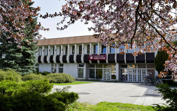 Június 22-én újra kinyit a könyvtár