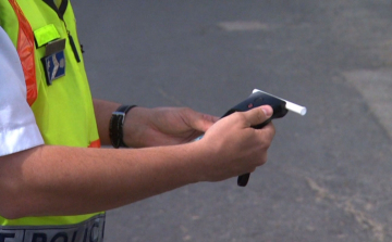 Villámrazziákat tartanak