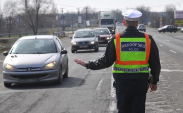 Kézzel festett rendszámtábla