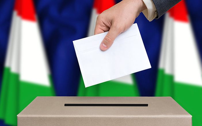 Választási csalás: 6 vádlott Mosonmagyaróvárhoz köthető