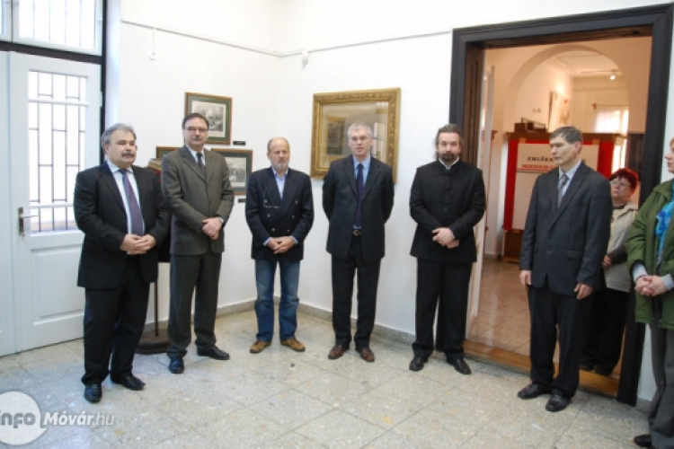 Forgatom fegyverem vitéz módjára - kiállítás megnyitó