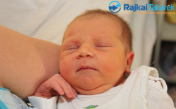 Bóna Laura Helga, 3420 gr. Farád