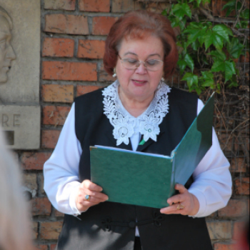 Költészet napi koszorúzás Ady Endre szobornál (Fotó: Nagy Mária)