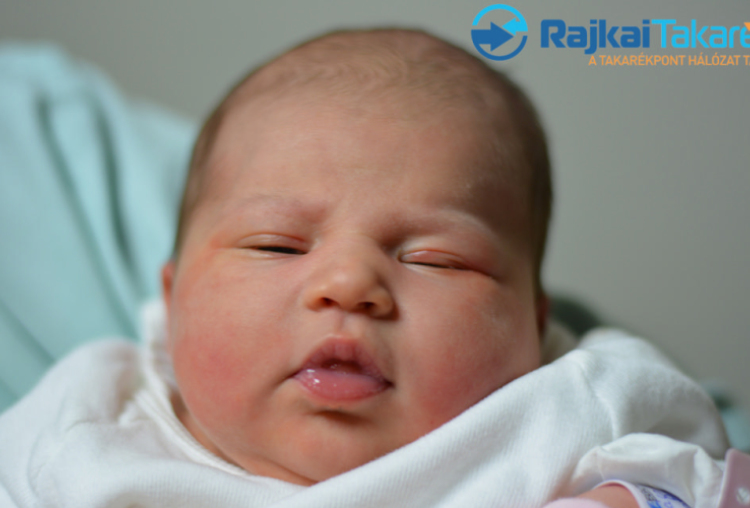 Szakács Léna Anna, 4010 gr. Bezenye