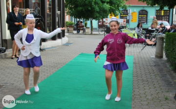 Táncos nap a Magyar utcán
