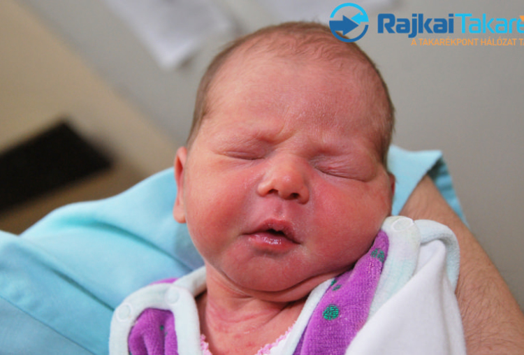 Fehér Maja Zoé, 2650 gr. Mosonmagyaróvár