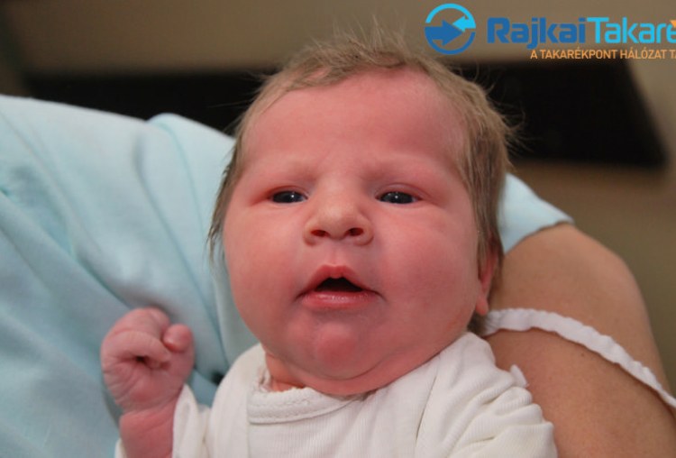 Tóth Luca, 3250 gr. Mosonmagyaróvár