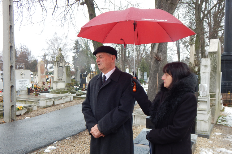 Megemlékezés és koszorúzás Dr. Sattler János sírjánál